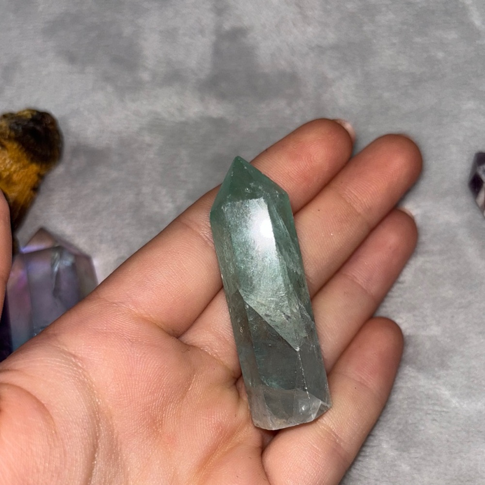 Crystal Point Collection with Bear Figurine - Picture 8 of 11